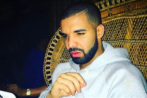 Nov 3, 2022 · The topic of porn was revisited at the beginning of the fake clip by Stern, who seems asks Drake about the type of porn he's watching 'Just top. Highest tier of top givers,' the four-time Grammy ... 